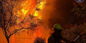 Incendios forestales se agravan en el noroeste de Estados Unidos y Oregón registra una temporada sin precedentes